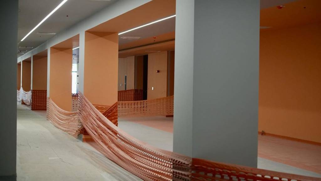 İBB, Bağcılar'da Olimpik Kapalı Yüzme Havuzu'nu Açıyor