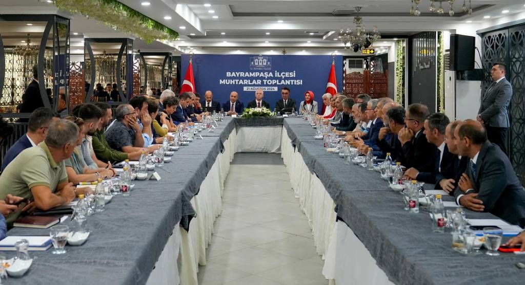 Bayrampaşa Muhtarlar Toplantısı İstanbul Valisi Davut Gül Başkanlığında Yapıldı