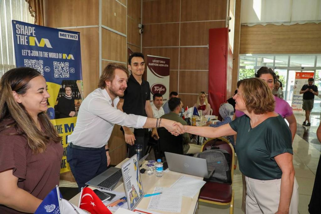 Bayrampaşa Kariyer ve İstihdam Fuarı Başarıyla Gerçekleşti