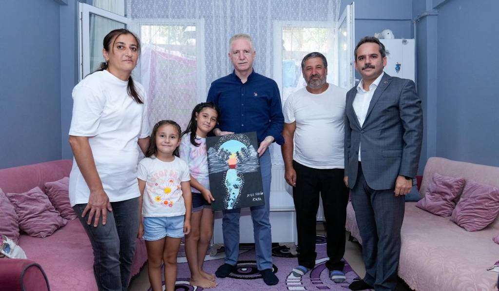 İstanbul Valisi Davut Gül, 'Ailemiz İstanbul' Projesi Kapsamında Şile'de Aileleri Ziyaret Etti