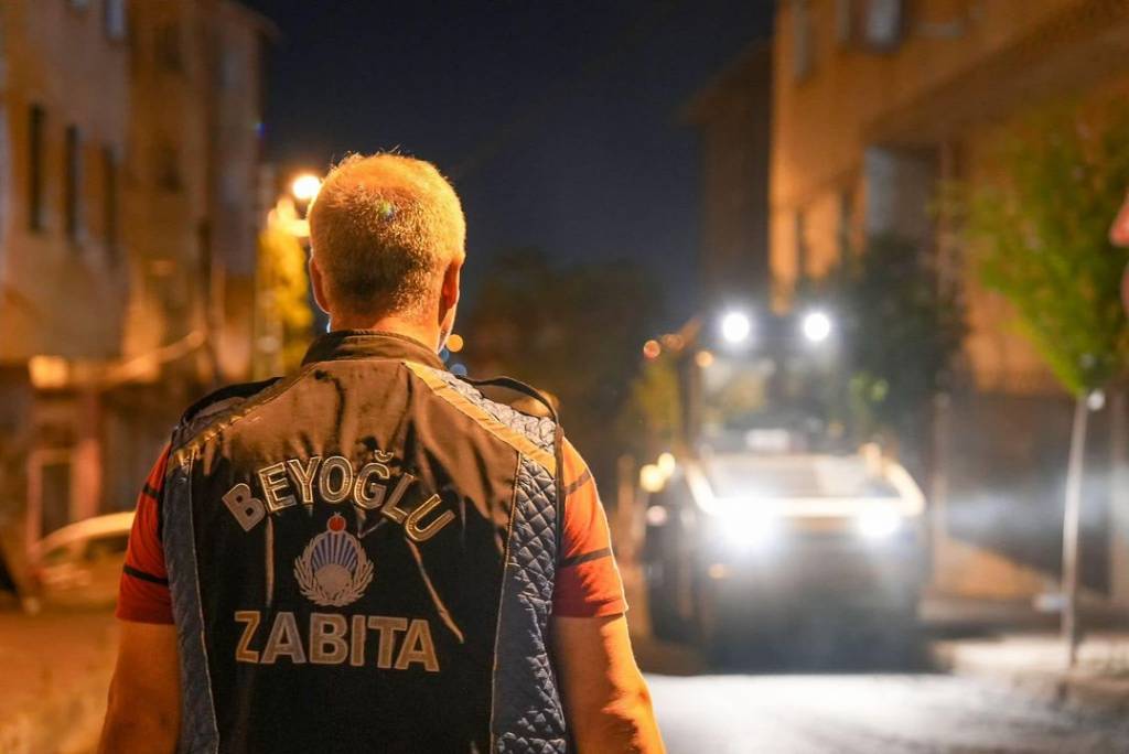 Beyoğlu Belediyesi Asfaltlama Çalışmalarına Devam Ediyor