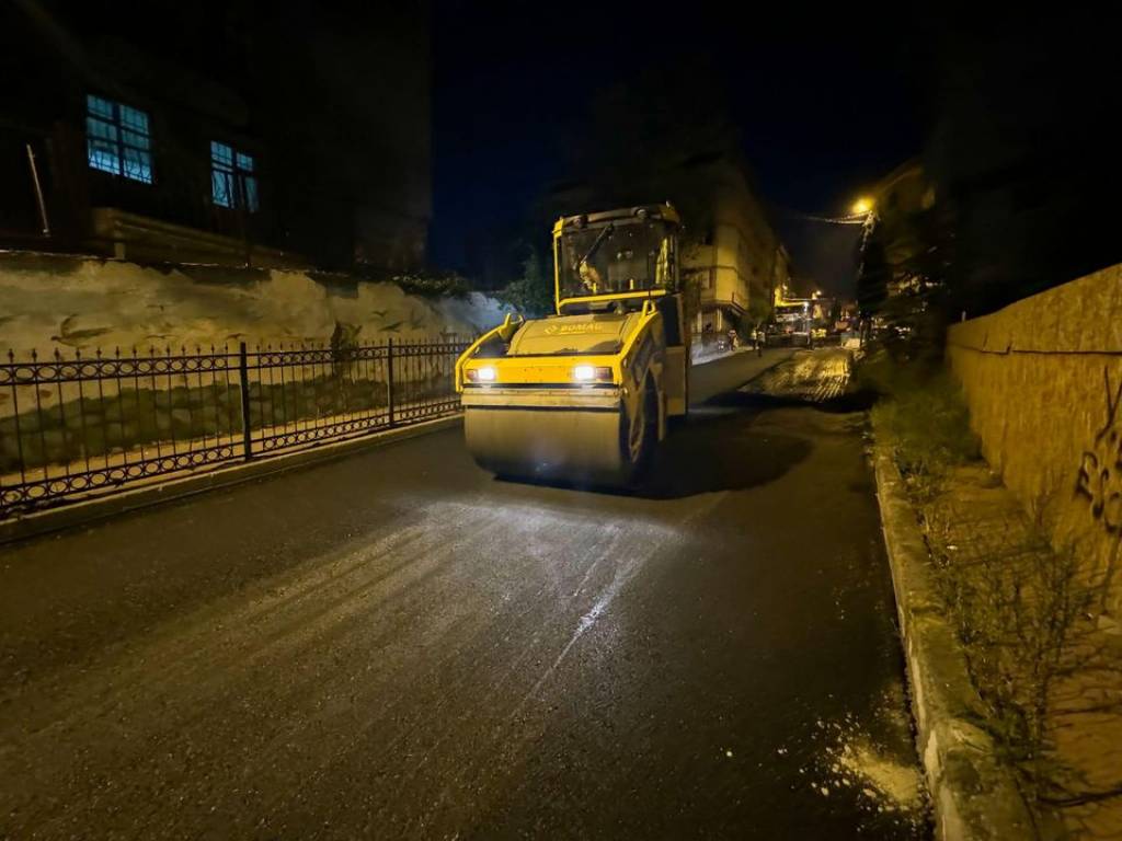 Beyoğlu Belediyesi Asfaltlama Çalışmalarına Devam Ediyor