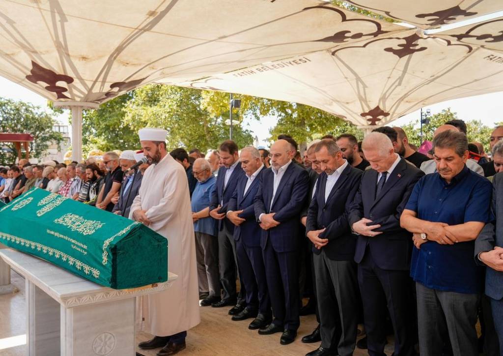 İstanbul Valisi Davut Gül, Cenaze Törenlerine Katıldı
