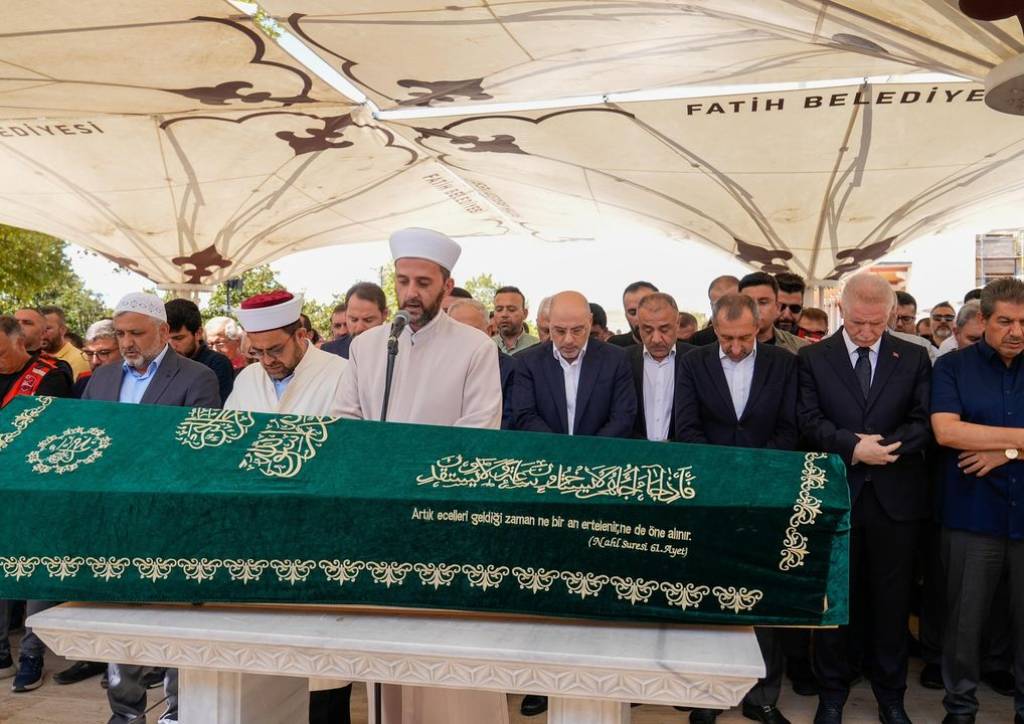 İstanbul Valisi Davut Gül, Cenaze Törenlerine Katıldı