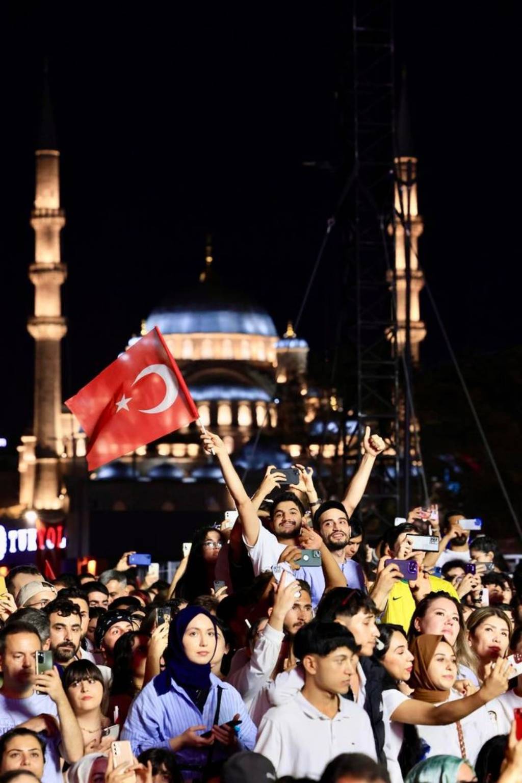 Ekrem İmamoğlu'ndan 30 Ağustos Mesajı: Milletin Zaferi, Milletin Bayramı