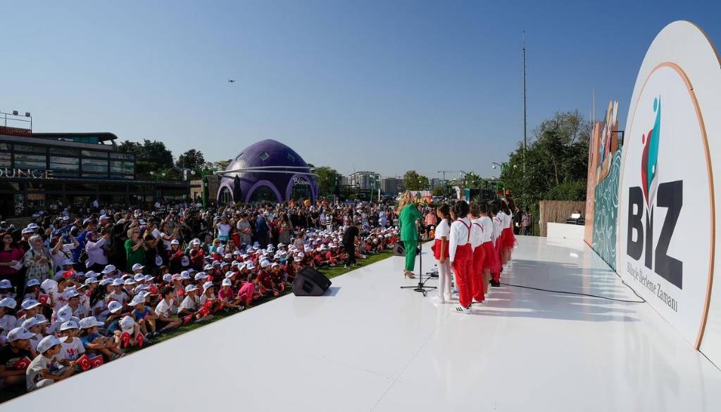 İstanbul'da 'Bilinçle İlerleme Zamanı' Programı Düzenlendi
