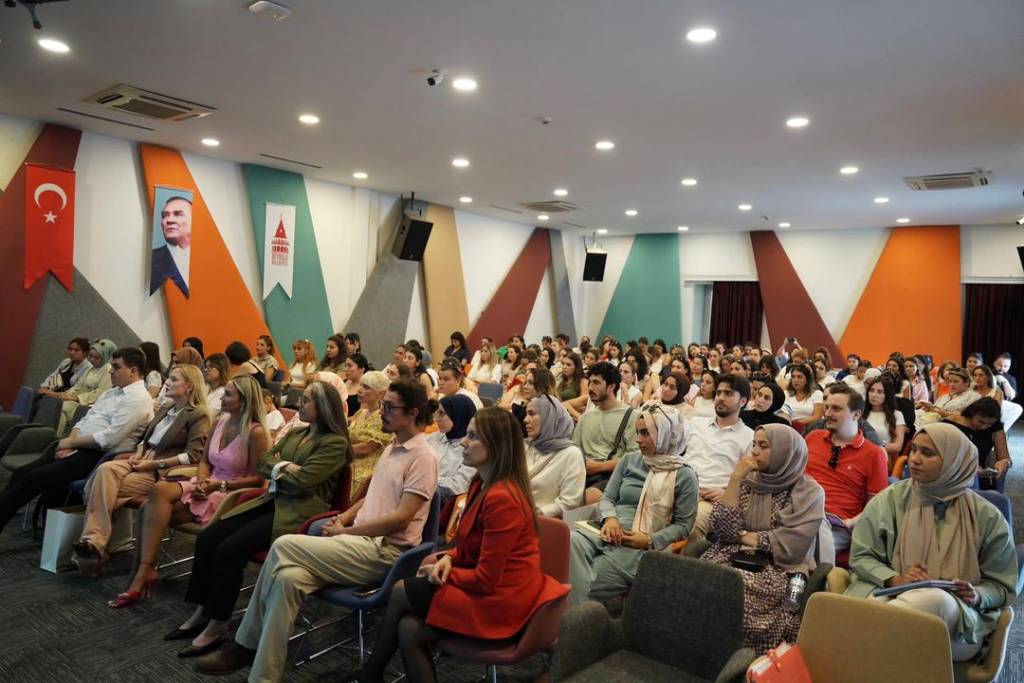 Beyoğlu Belediyesi'nden Kreş Öğretmenlerine Özel Eğitim Programı