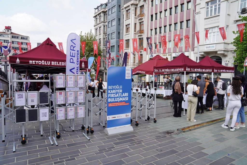 Beyoğlu'nda Kariyer Fırsatları Buluşması Düzenlendi
