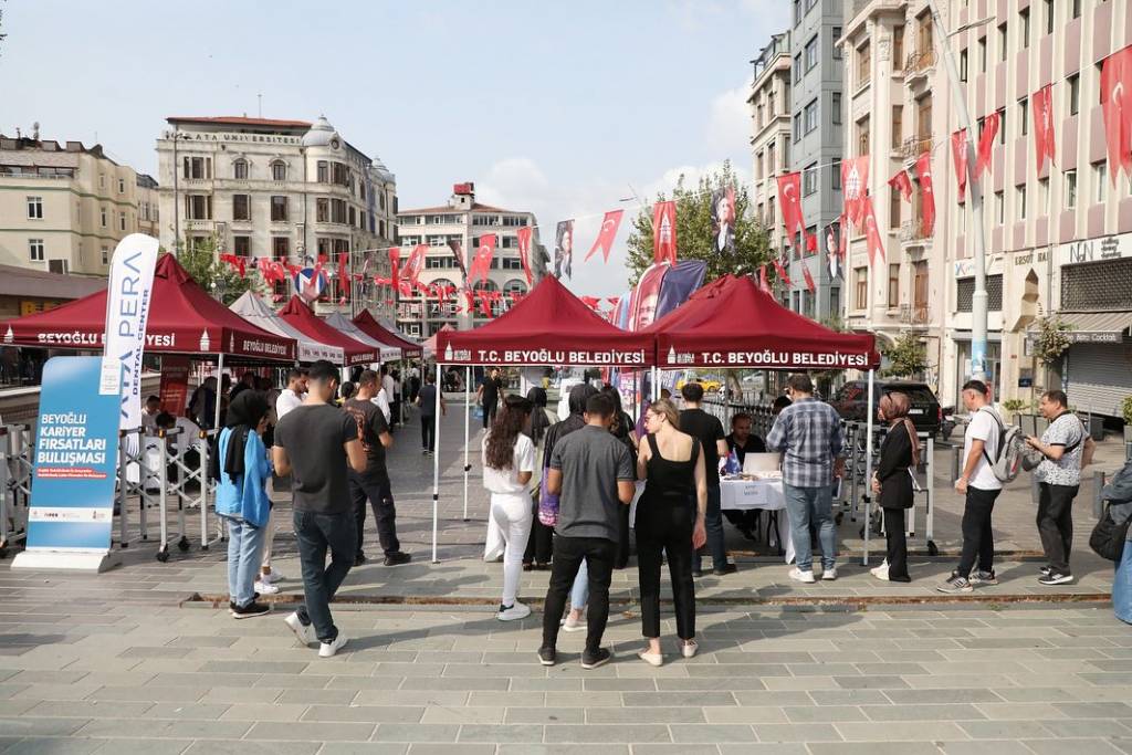 Beyoğlu Kariyer Fırsatları Buluşması: Sağlık Sektöründe Yeni İş Fırsatları