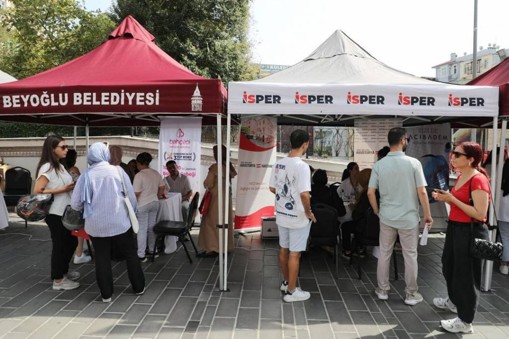 İBB ve Beyoğlu Belediyesi'nden Kariyer Fırsatları Buluşması