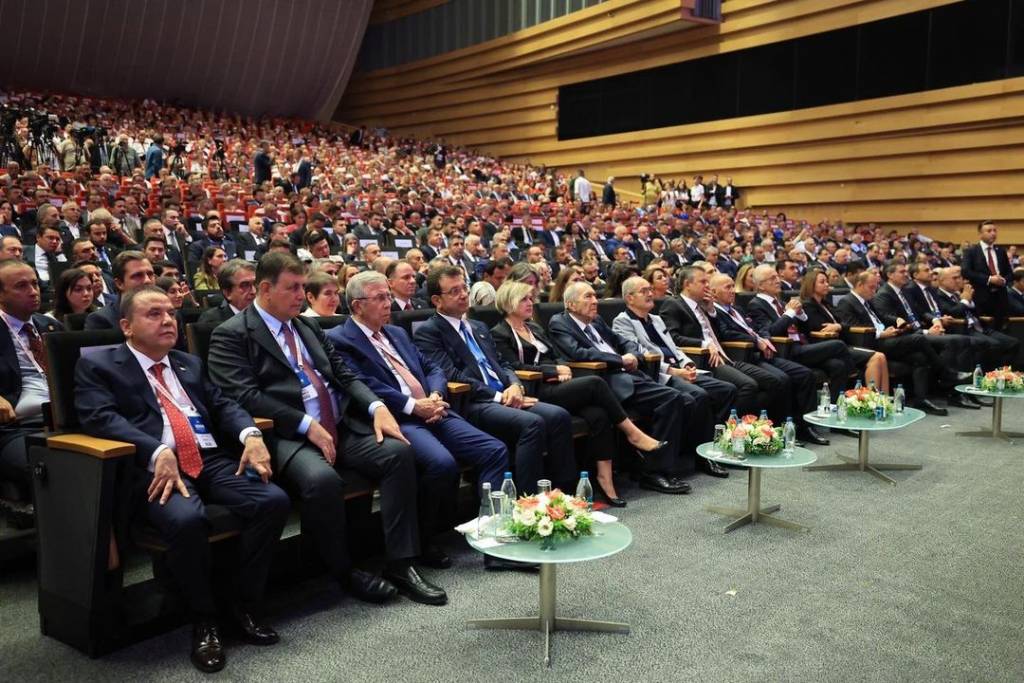 Ekrem İmamoğlu: CHP İkinci Yüzyıl Değişim Kurultayı Başladı