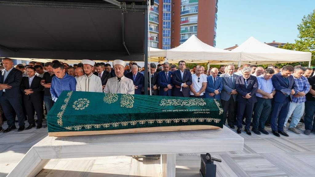 İstanbul Valisi Davut Gül, Kürşat Savaşçı'nın Cenaze Törenine Katıldı