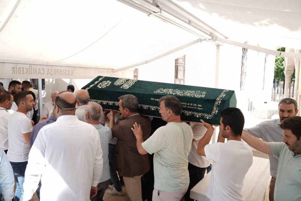 Beyoğlu Belediyesi, Mustafa Kaya'nın Cenaze Törenine Katıldı