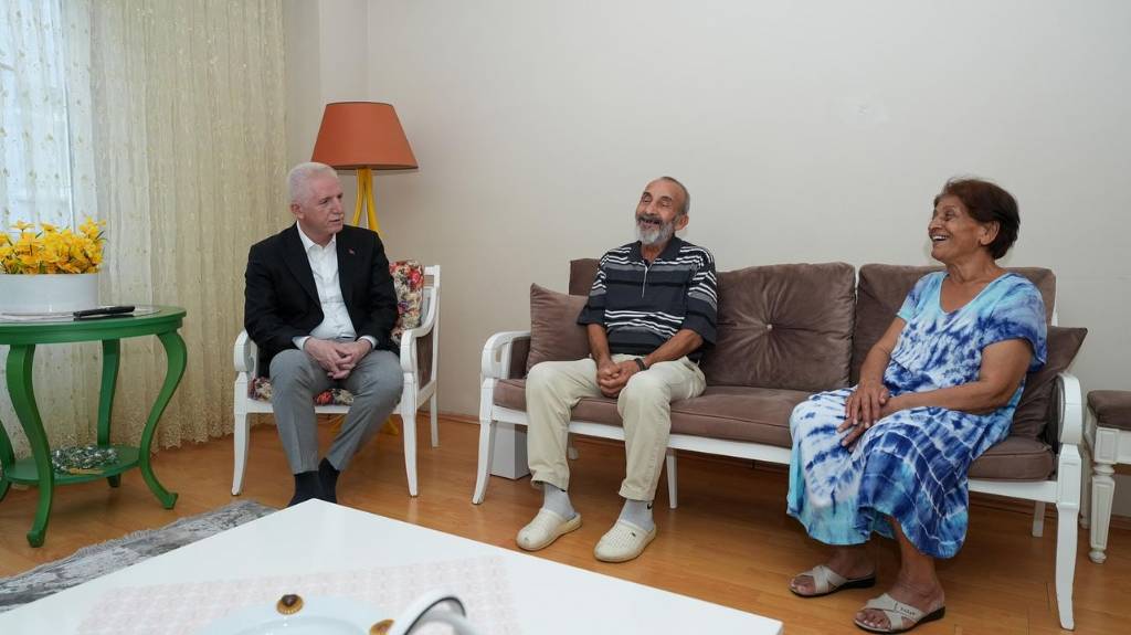 İstanbul Valisi Davut Gül, Silivri'de Aileler ile Buluştu