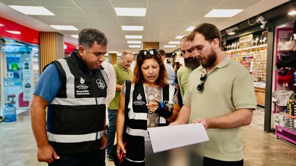 Karaköy'de Yaya Trafiği İçin Yenileme Çalışmaları Başladı