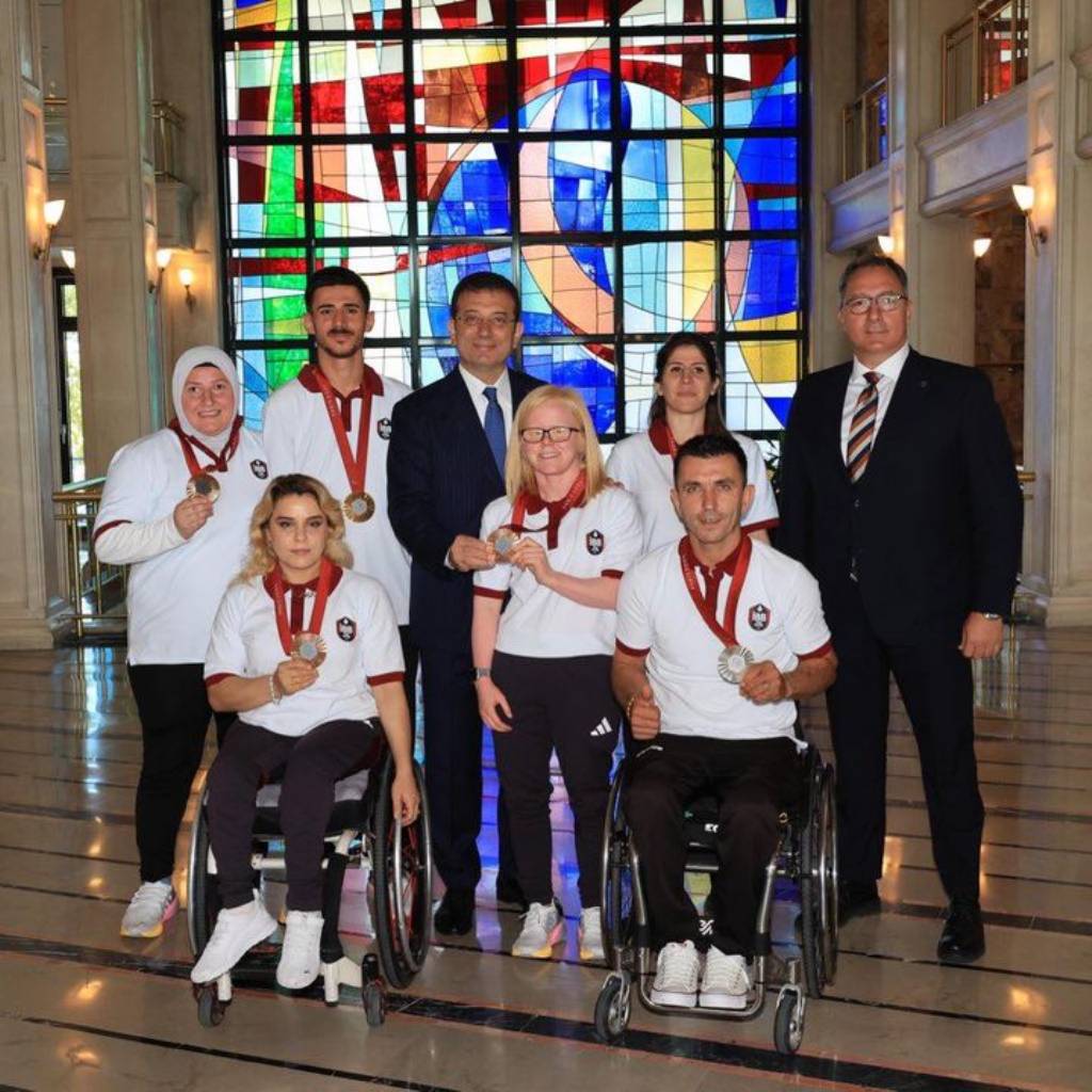 İmamoğlu'ndan Paralimpik Sporculara Destek Mesajı