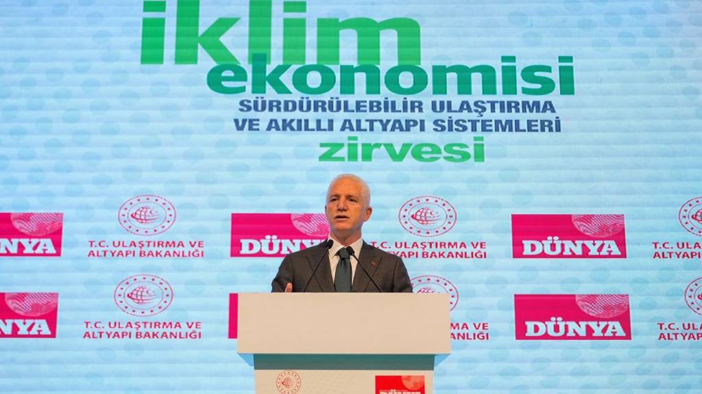 İstanbul'da Çevre Dostu Ulaşım Teknolojileri Zirvesi Düzenlendi