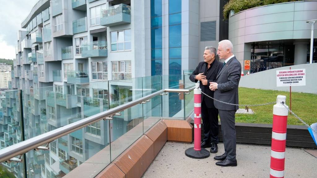 İstanbul Valisi Davut Gül, Nişantaşı Üniversitesi'ni Ziyaret Etti