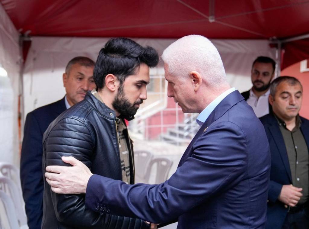 İstanbul Valisi Davut Gül, Şehit Polis Memuru Şeyda Yılmaz'ın Ailesini Ziyaret Etti